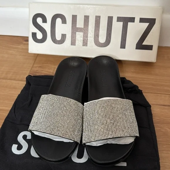 Schutz x REVOLVE Kallana Slide in Black